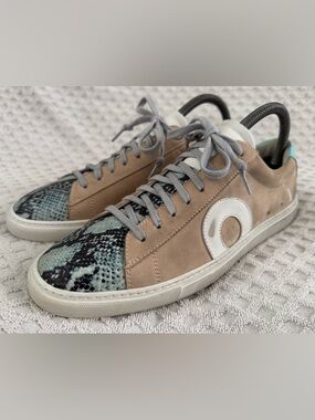 Oliver Cabell Low 1 Geneva Leather Sneakers Tan Blue Snake Print Size 40 US 10